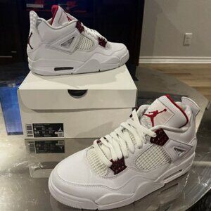 Jordan 4 Retro Metallic Pack University Red 2020